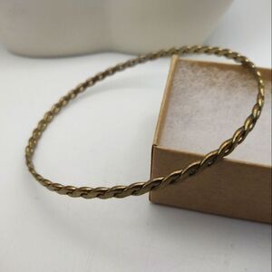 Gold toned‎ Celtic bracelet unisex